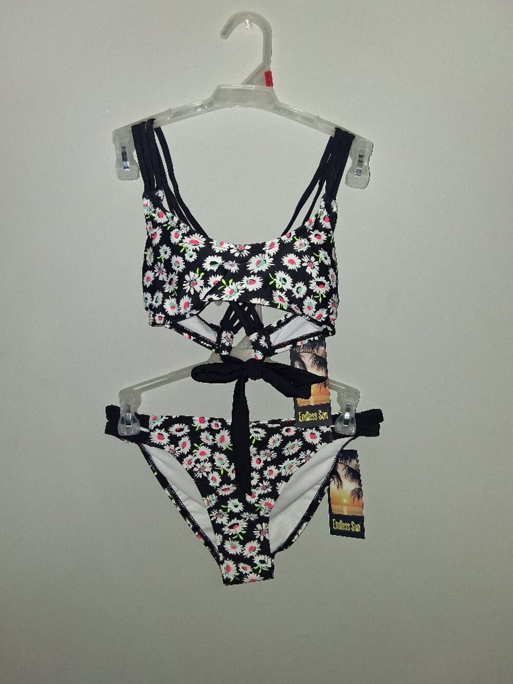 Elegant Daisy Floral Swim Set